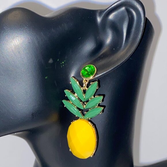 Vintage Pineapple Novelty Pierced Earrings Summer Fun Dangling Acrylic - Picture 1 of 4